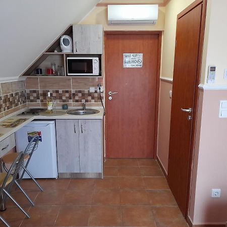Andrea Apartman Hajduszoboszlo Bagian luar foto