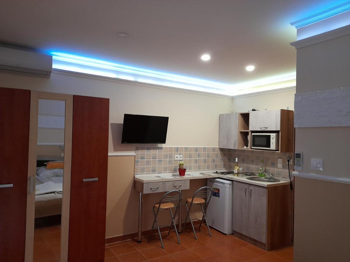 Andrea Apartman Hajduszoboszlo Bagian luar foto