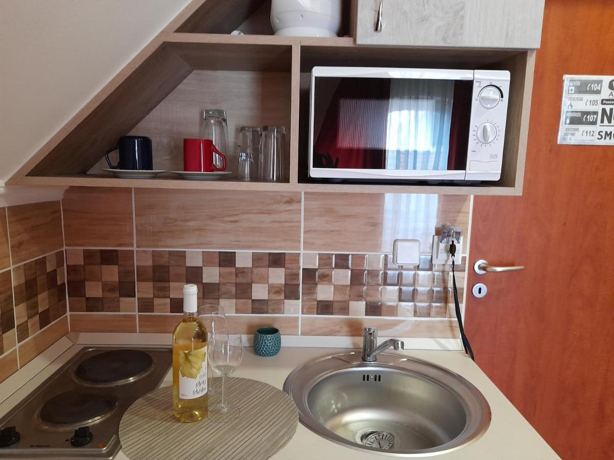 Andrea Apartman Hajduszoboszlo Bagian luar foto