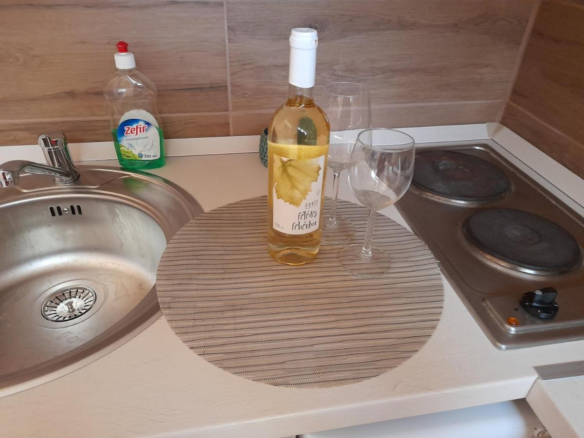 Andrea Apartman Hajduszoboszlo Bagian luar foto