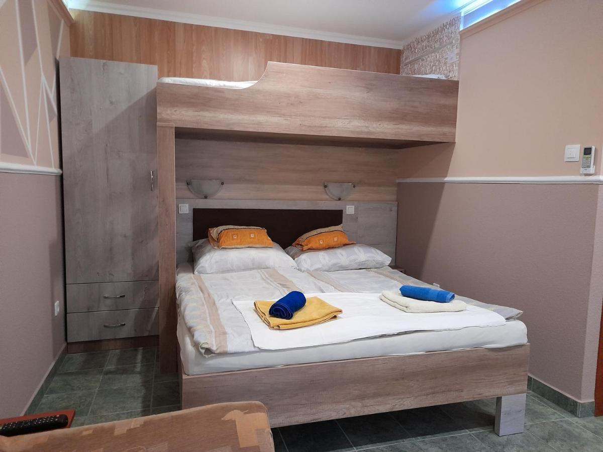 Andrea Apartman Hajduszoboszlo Bagian luar foto