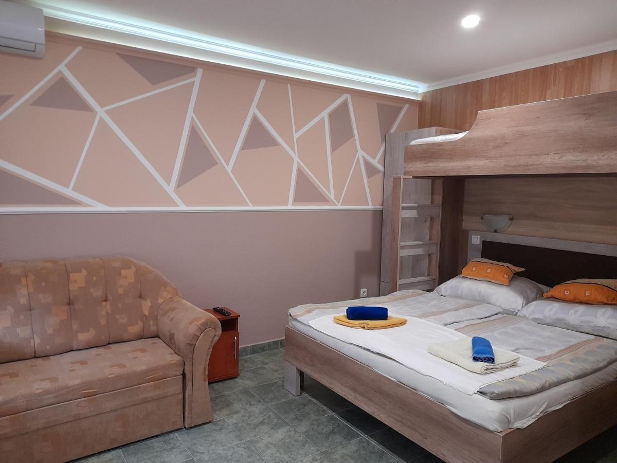 Andrea Apartman Hajduszoboszlo Bagian luar foto