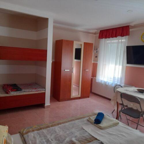 Andrea Apartman Hajduszoboszlo Bagian luar foto