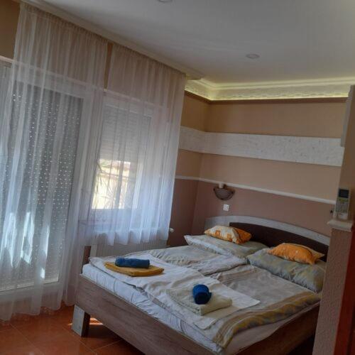 Andrea Apartman Hajduszoboszlo Bagian luar foto